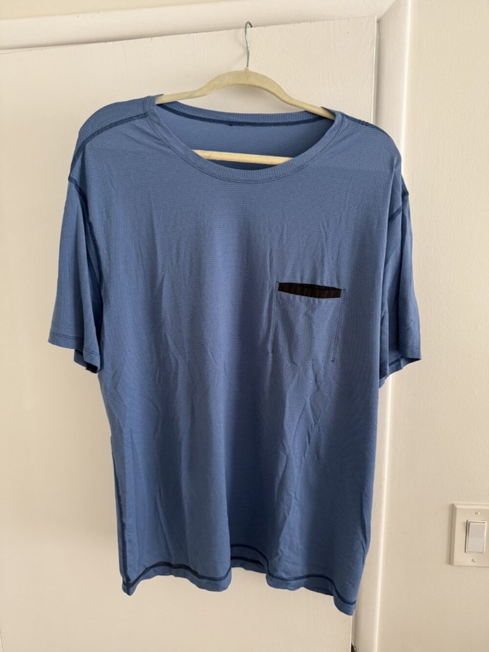 Lululemon Men's Short Sleeve Tee Blue Pocket XL